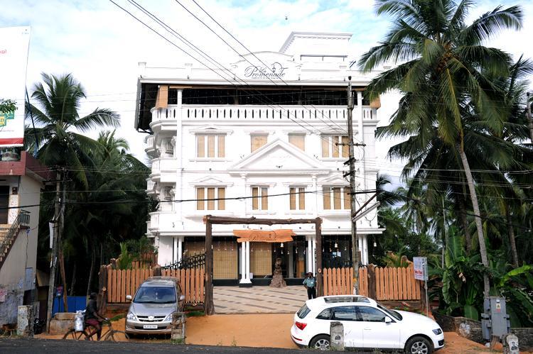 La Promenade Hotel Kovalam Bagian luar foto